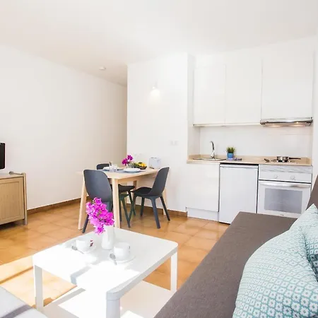 Tulipanes Apartahotel