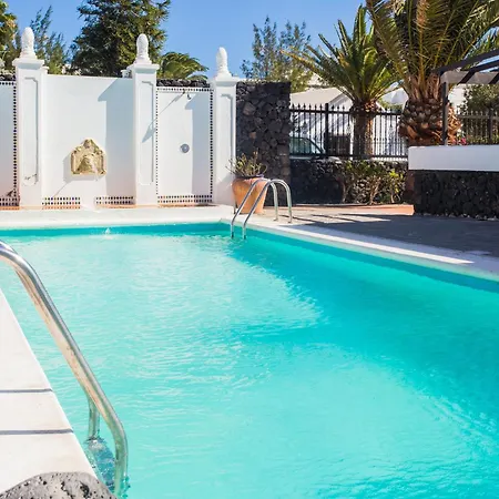 Tulipanes Apartahotel 2*