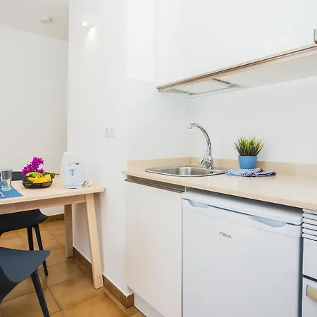 Apartahotel Tulipanes 2*