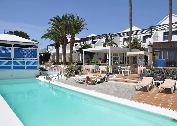 Aparthotel Tulipanes 2*