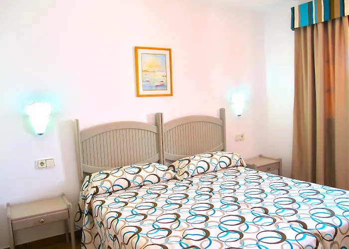 Aparthotel Tulipanes 2*