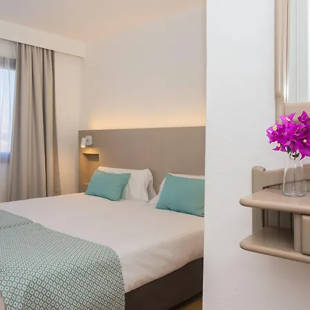 Apartmanhotel Tulipanes 2*
