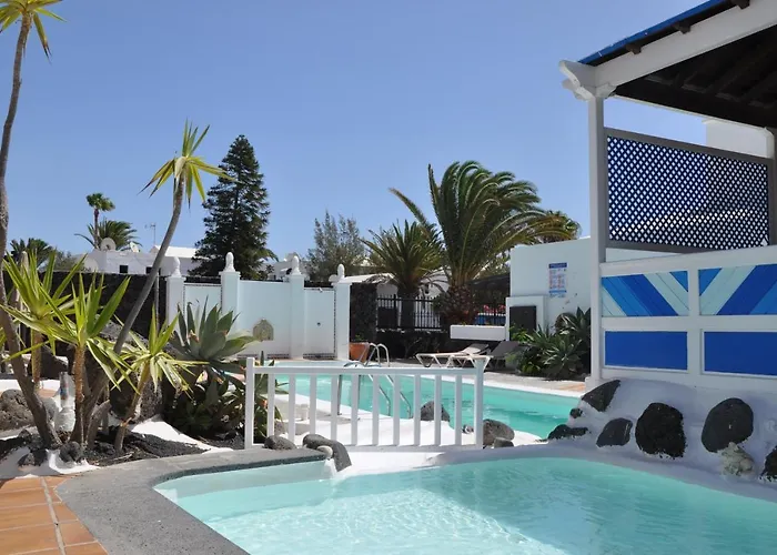 Tulipanes Aparthotel 2*