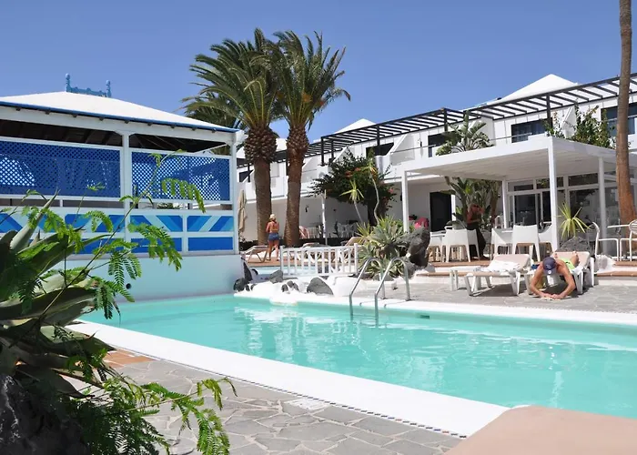 Ξενοδοχείο με διαμερίσματα Tulipanes 2*