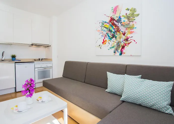 Tulipanes Πουέρτο Ντελ Κάρμεν