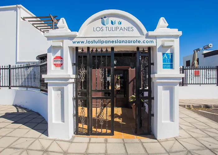 Ξενοδοχείο με διαμερίσματα Tulipanes