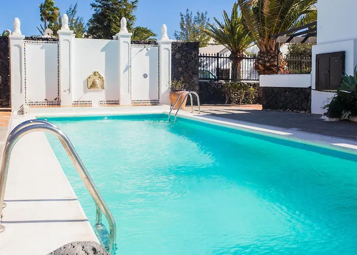 Tulipanes شقة فندقية 2*